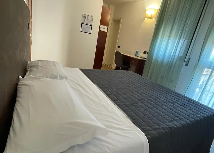 فندق Sirena - 4*