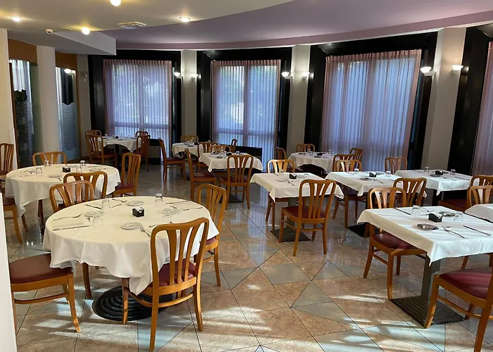 Sirena - E Cucina 4* 切塞纳蒂科